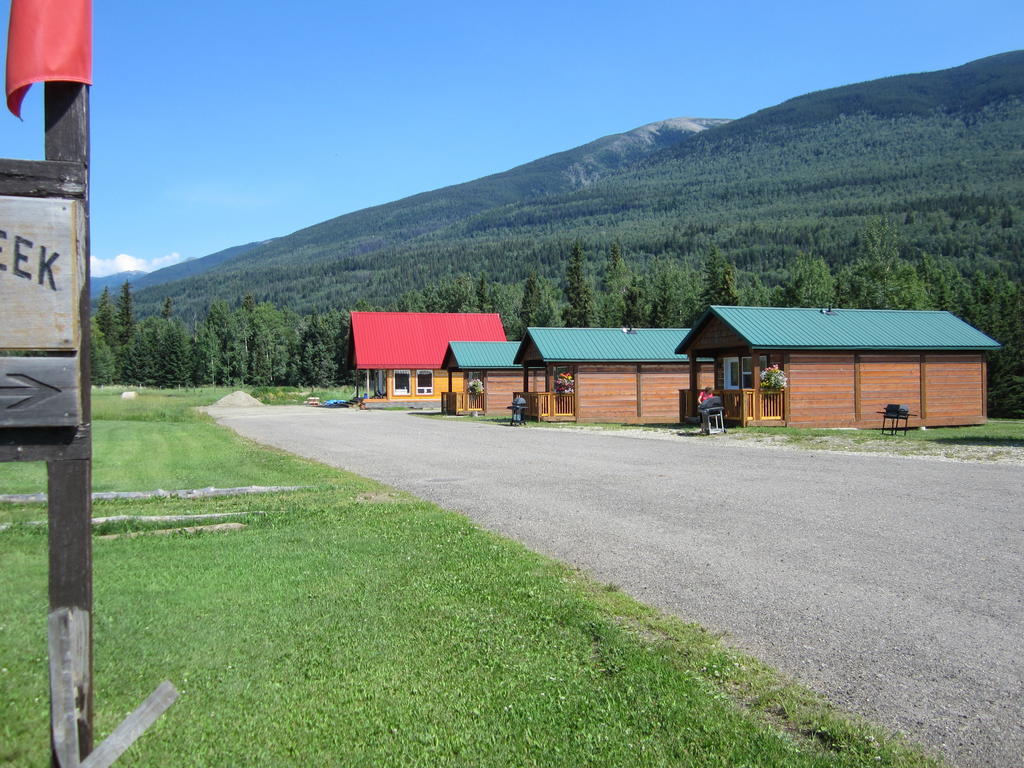 Beaver Creek Lodge And Cabins McBride 외부 사진